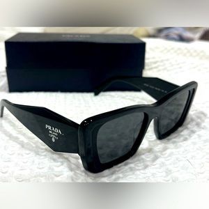 Prada Symbole Evolution Square